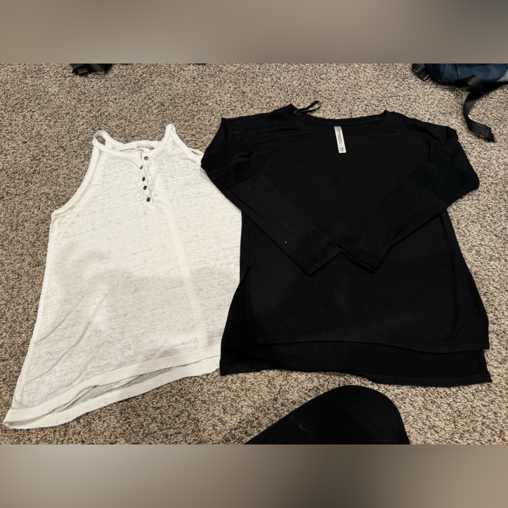 Lorna Jane white and  Black Ribbed Top